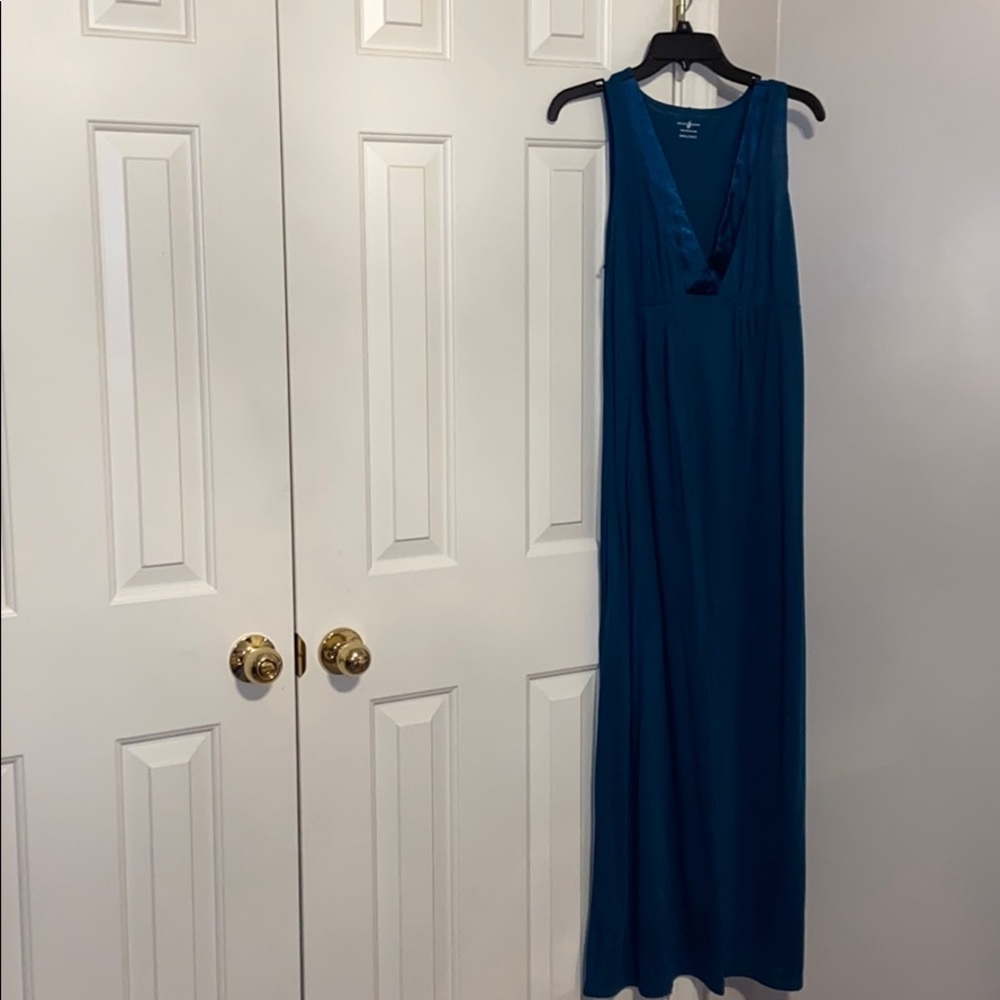 JACLYN SMITH TEAL V-NECK MAXI DRESS